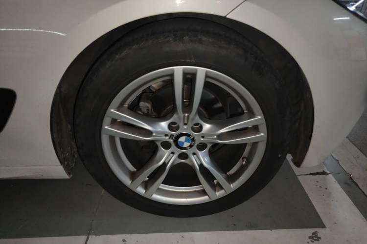 Used BMW 3 Series GT 2020 320i M Sport Package Right Front Wheel Hub