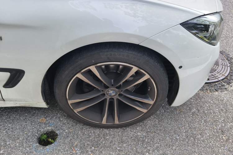 Used BMW 3 Series GT 2020 330i M Sport Night Edition Right Front Wheel Hub