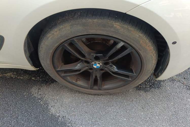 Used BMW 3 Series GT 2020 320i M Sport Night Edition Right Front Wheel Hub