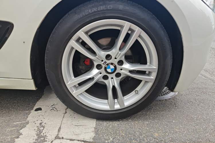 Used BMW 3 Series GT 2020 320i M Sport Package Right Front Wheel Hub