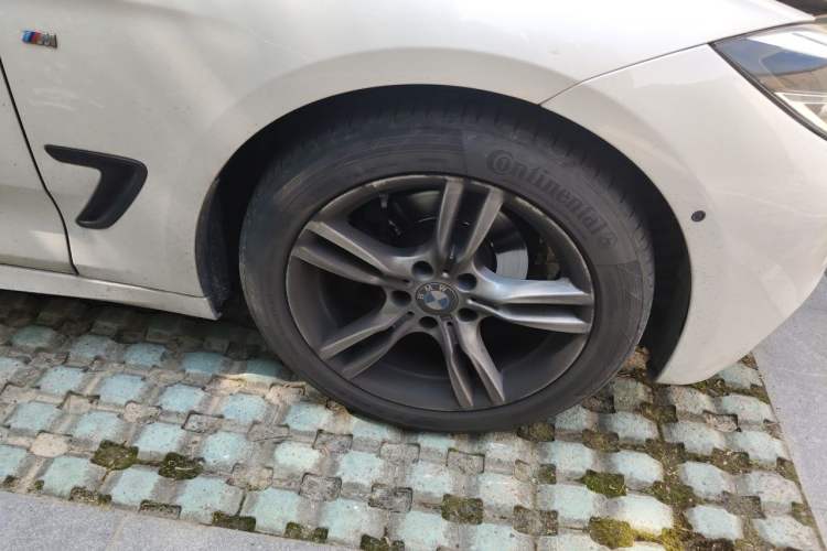 Used BMW 3 Series GT 2020 320i M Sport Package Right Front Wheel Hub
