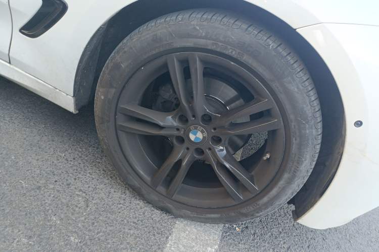 Used BMW 3 Series GT 2020 320i M Sport Night Edition Right Front Wheel Hub