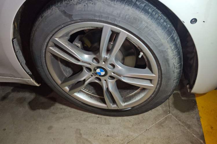 Used BMW 3 Series GT 2020 320i M Sport Package Right Front Wheel Hub