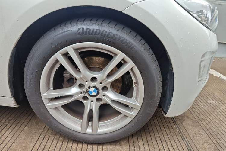 Used BMW 3 Series GT 2020 320i M Sport Package Right Front Wheel Hub