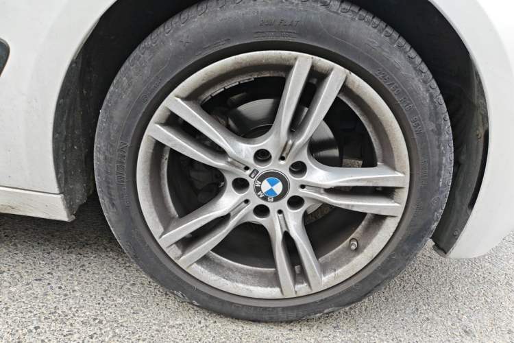 Used BMW 3 Series GT 2020 320i M Sport Package Right Front Wheel Hub