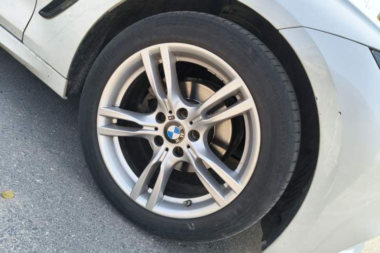 Used BMW 3 Series GT 2020 320i M Sport Package Right Front Wheel Hub