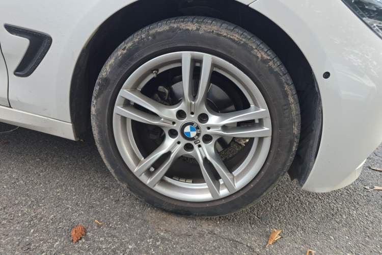 Used BMW 3 Series GT 2020 320i M Sport Package Right Front Wheel Hub