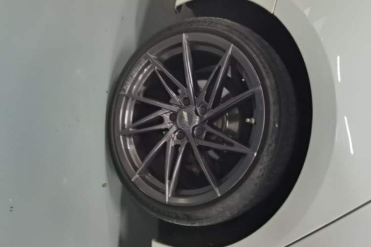 Used BMW 3 Series GT 2020 320i M Sport Night Edition Right Rear Wheel Hub
