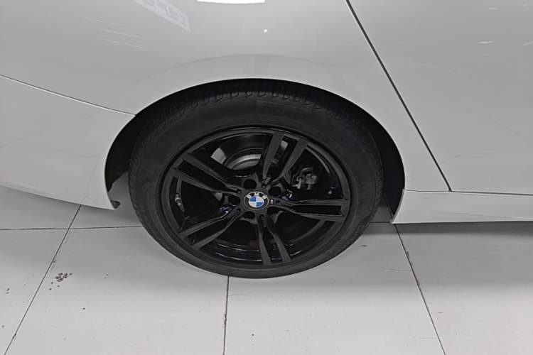 Used BMW 3 Series GT 2020 320i M Sport Night Edition Right Rear Wheel Hub