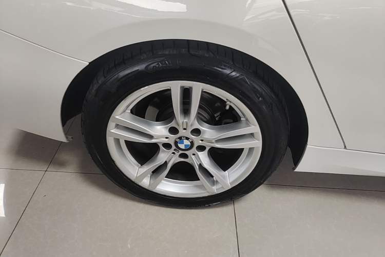 Used BMW 3 Series GT 2020 320i M Sport Package Right Rear Wheel Hub