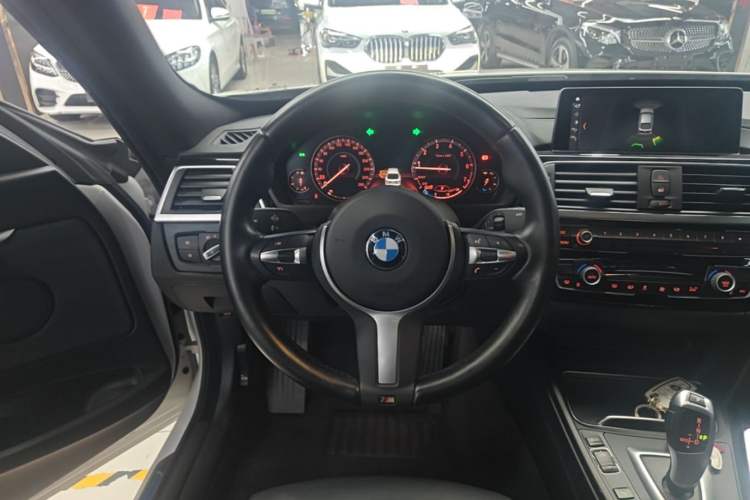 Used BMW 3 Series GT 2020 320i M Sport Package Steering Wheel