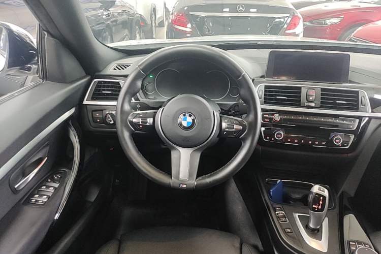 Used BMW 3 Series GT 2020 320i M Sport Package Steering Wheel