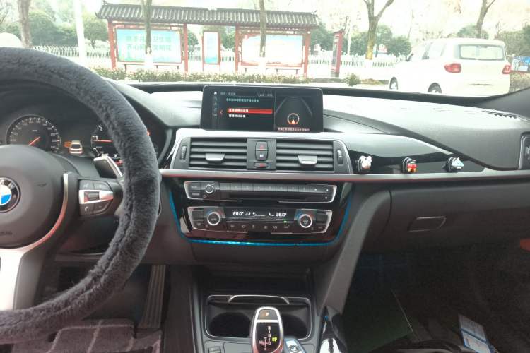 Used BMW 3 Series GT 2020 320i M Sport Night Edition Audio And AC Panel