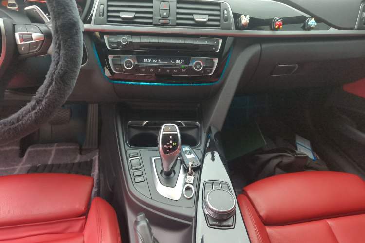 Used BMW 3 Series GT 2020 320i M Sport Night Edition Gear Lever