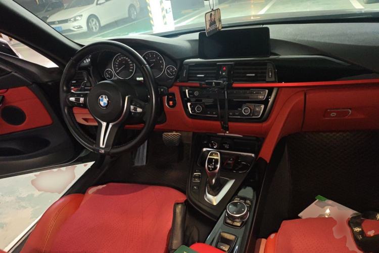 Used BMW 4 Series 2014 428i Convertible Sport Design Package Center Console