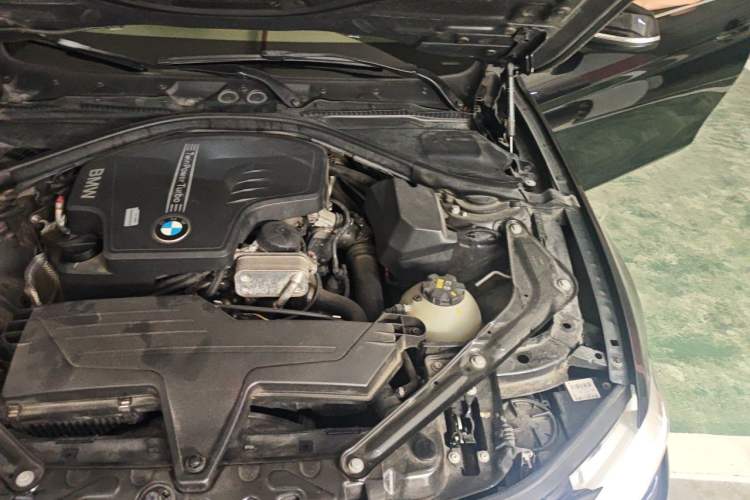 Used BMW 4 Series 2014 428i Convertible Sport Design Package Engine Bay Left