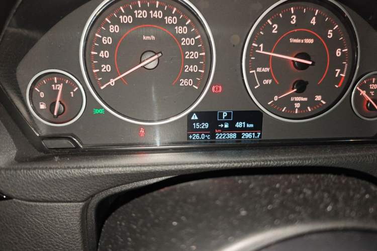 Used BMW 4 Series 2014 420i Design Package Model Odometer Close Up