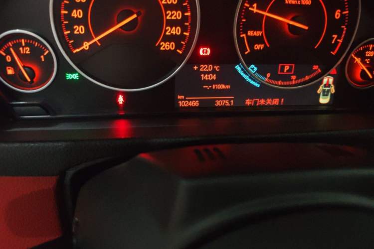 Used BMW 4 Series 2014 428i Convertible Sport Design Package Odometer Close Up