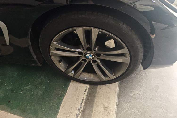 Used BMW 4 Series 2014 428i Convertible Sport Design Package Right Front Wheel Hub