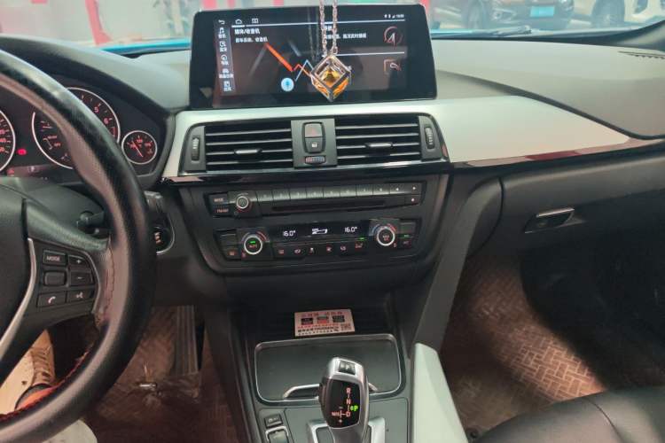 Used BMW 4 Series 2014 420i Convertible Fashion Model Audio And AC Panel