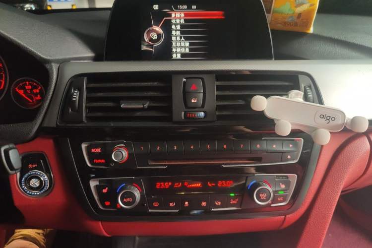 Used BMW 4 Series 2014 420i Convertible Sports Design Package Audio And AC Panel