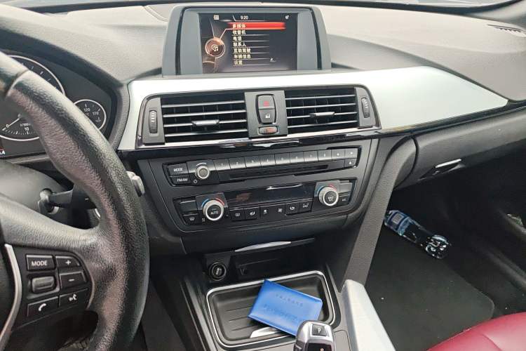 Used BMW 4 Series 2014 420i Convertible Fashion Model Audio And AC Panel