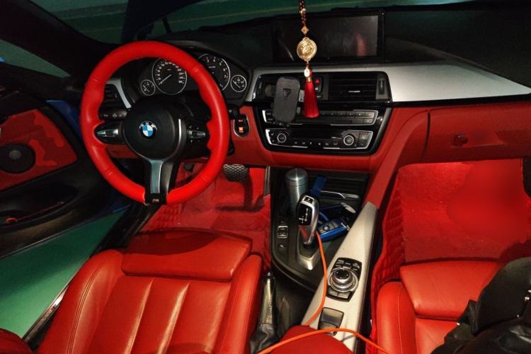 Used BMW 4 Series 2014 420i Convertible Luxury Design Package Center Console