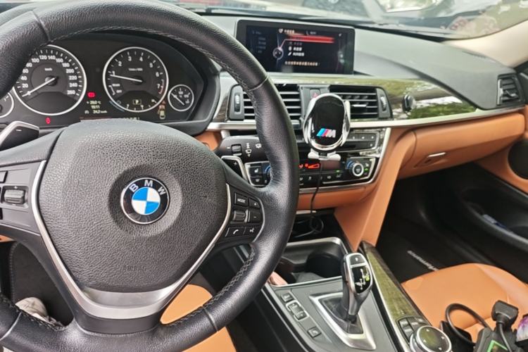 Used BMW 4 Series 2014 428i xDrive Luxury Design Package Center Console