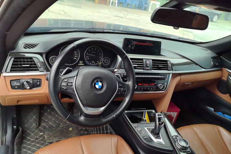 Used BMW 4 Series 2014 428i Convertible Design Package Center Console