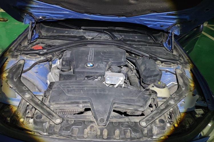 Used BMW 4 Series 2014 420i Convertible Luxury Design Package Engine Bay