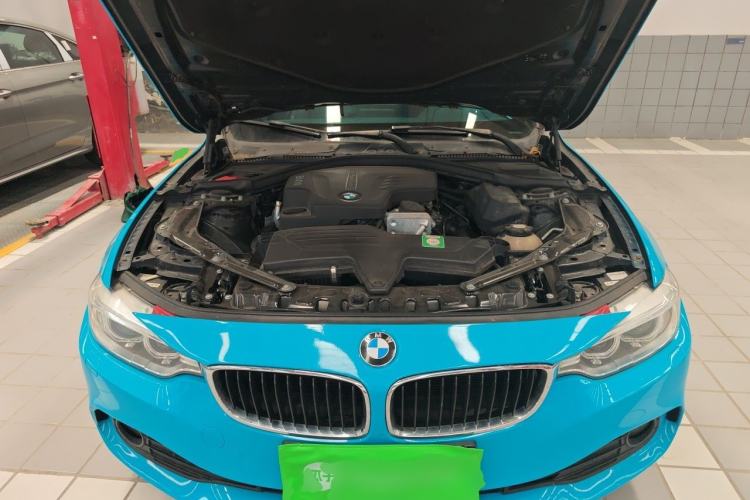 Used BMW 4 Series 2014 420i Convertible Fashion Model Engine Bay