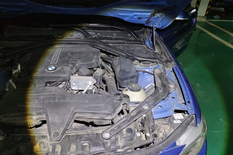 Used BMW 4 Series 2014 420i Convertible Luxury Design Package Engine Bay Left