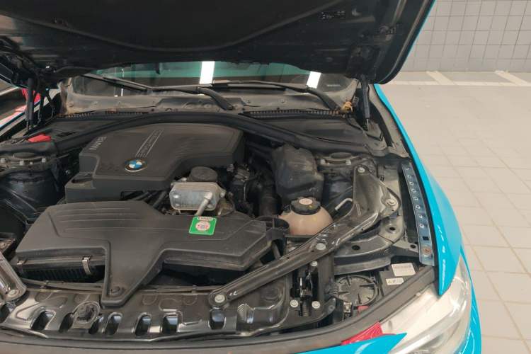 Used BMW 4 Series 2014 420i Convertible Fashion Model Engine Bay Left