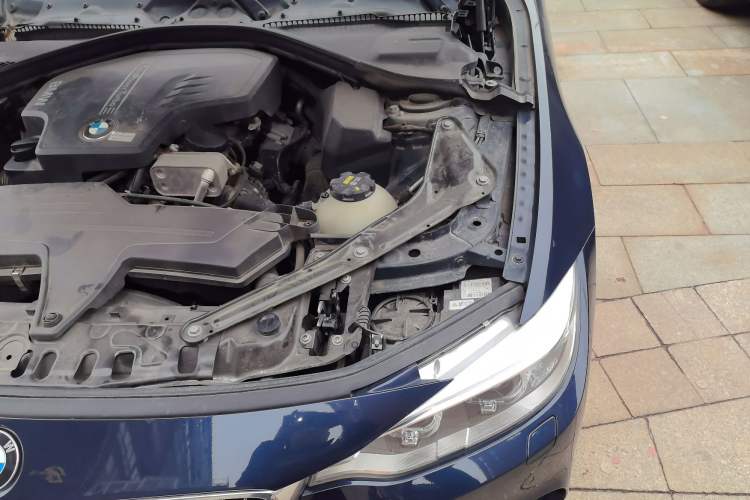 Used BMW 4 Series 2014 428i Convertible Design Package Engine Bay Left