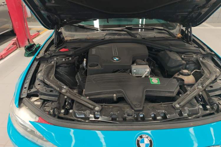 Used BMW 4 Series 2014 420i Convertible Fashion Model Engine Bay Right