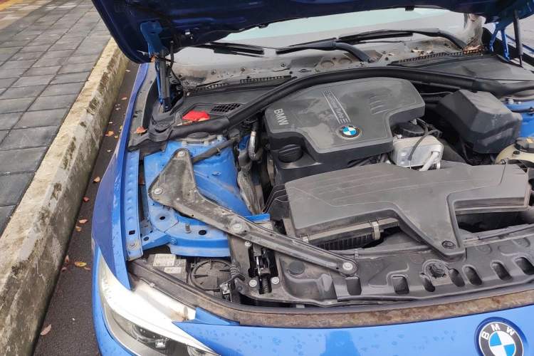 Used BMW 4 Series 2014 428i Convertible Design Package Engine Bay Right