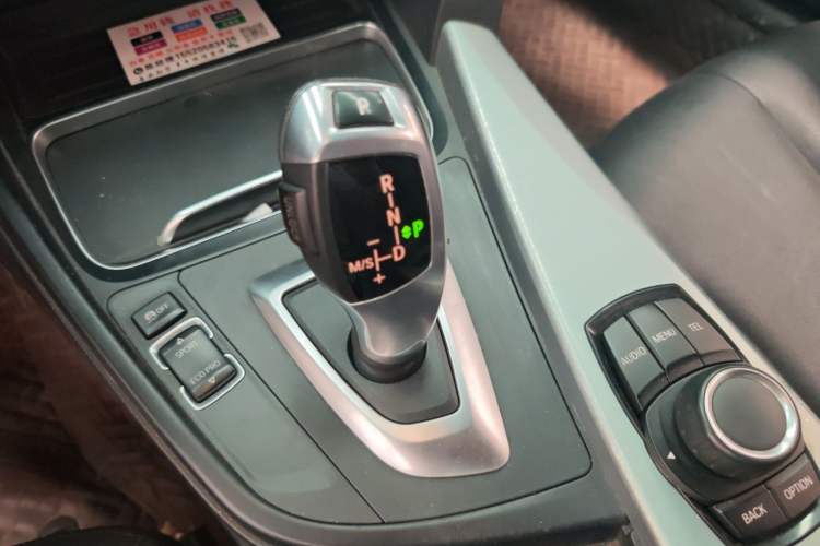 Used BMW 4 Series 2014 420i Convertible Fashion Model Gear Lever
