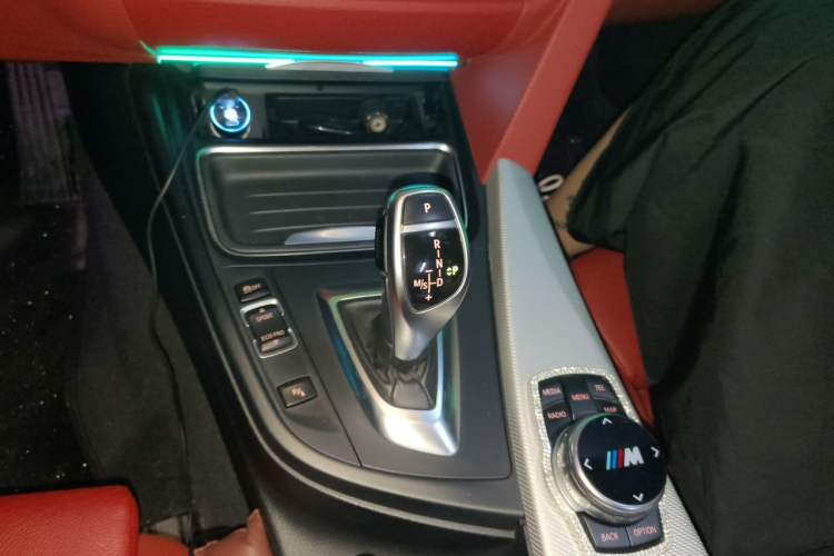 Used BMW 4 Series 2014 428i xDrive Convertible Design Package Edition Gear Lever