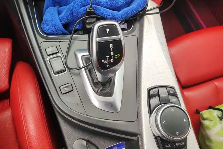 Used BMW 4 Series 2014 428i Convertible Design Package Gear Lever
