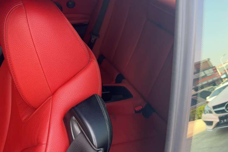Used BMW 4 Series 2014 420i Convertible Luxury Design Package Interior 3