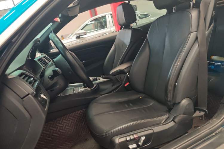 Used BMW 4 Series 2014 420i Convertible Fashion Model Left Front Seat