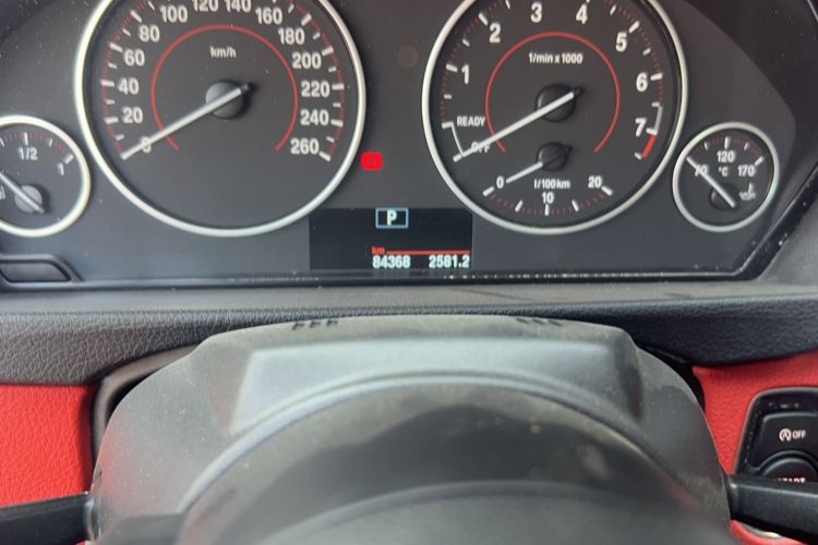 Used BMW 4 Series 2014 420i Convertible Luxury Design Package Odometer Close Up