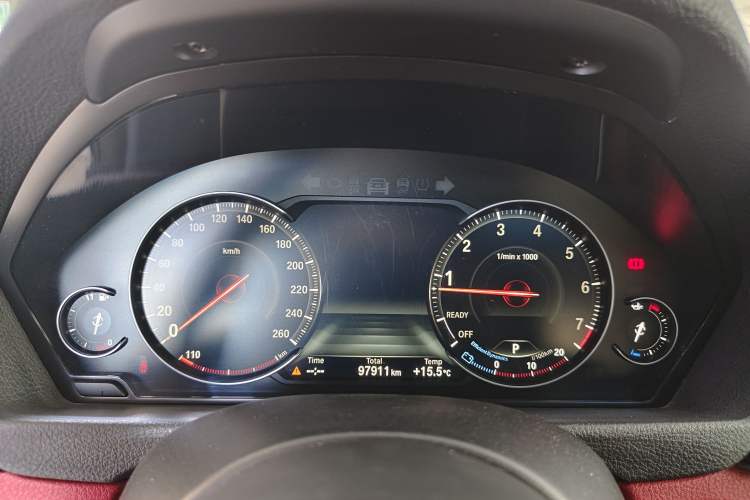 Used BMW 4 Series 2014 420i Design Package Model Odometer Close Up