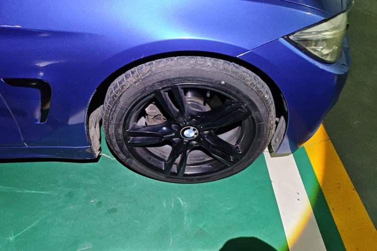 Used BMW 4 Series 2014 420i Convertible Luxury Design Package Right Front Wheel Hub