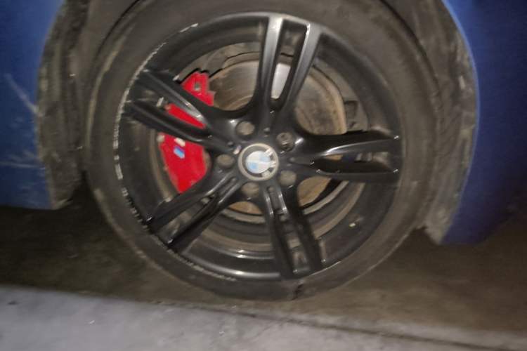 Used BMW 4 Series 2014 428i xDrive Convertible Design Package Edition Right Front Wheel Hub