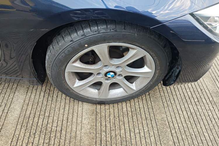 Used BMW 4 Series 2014 420i Convertible Fashion Model Right Front Wheel Hub