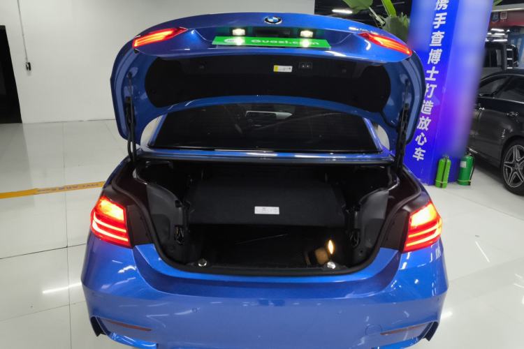Used BMW 4 Series 2014 420i Convertible Design Line Package Trunk