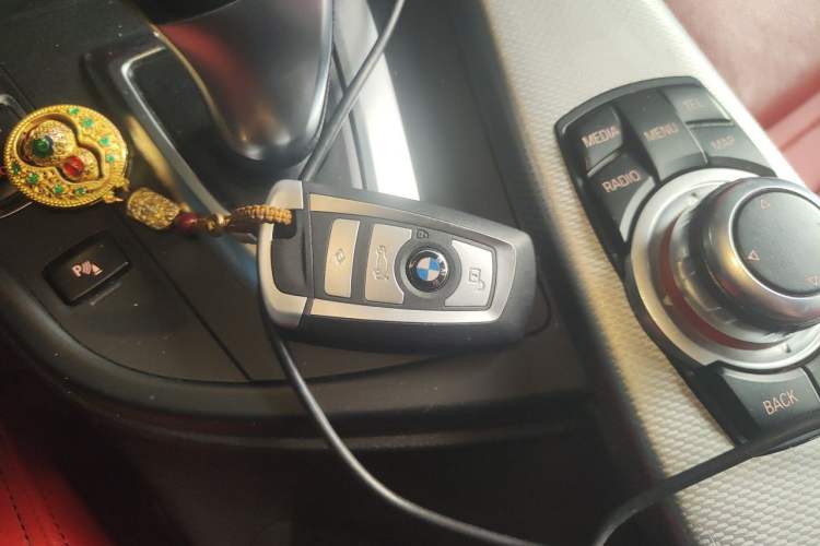 Used BMW 4 Series 2014 420i Convertible Sports Design Package Vehicle Key