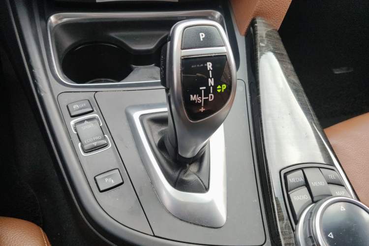 Used BMW 4 Series 2014 428i Luxury Design Package Gear Lever