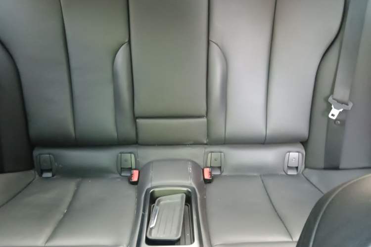 Used BMW 4 Series 2014 428i Sport Design Package Interior 1